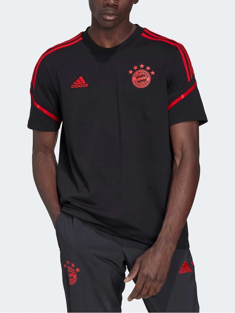 Adidas FC Bayern München Original Travel Tee Black Red 3-Stripe 22/23 Cotton